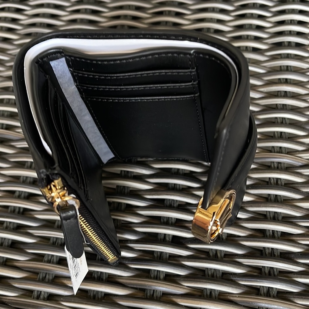 MICHAEL KORS CARMEN MEDIUM LOGO AND FAUX LEATHER WALLET BLACK - Picture 11 of 16